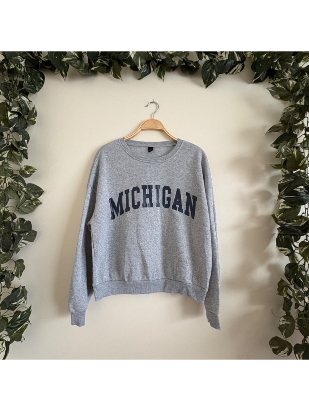 Shein Long Sleeve Michigan Graphic Sweatshirt Grey Women’s Size L